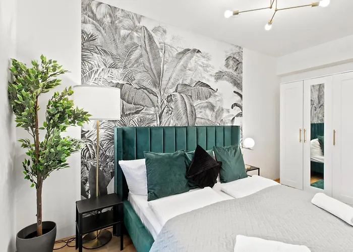1br I Balcony I Direct Train To Airport