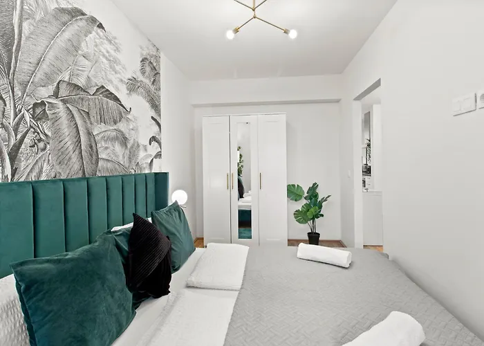 1br I Balcony I Direct Train To Airport