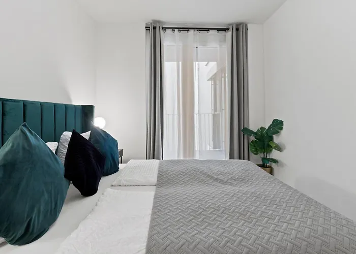 1br I Balcony I Direct Train To Airport * Βιέννη
