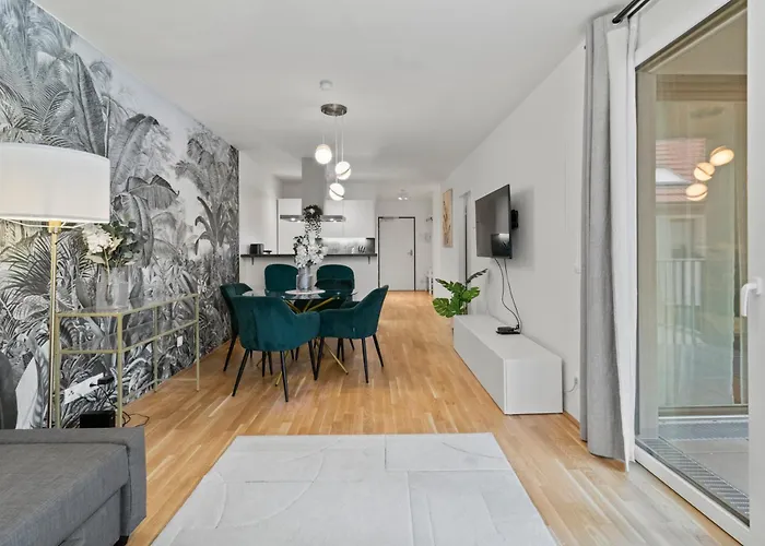 1br I Balcony I Direct Train To Airport